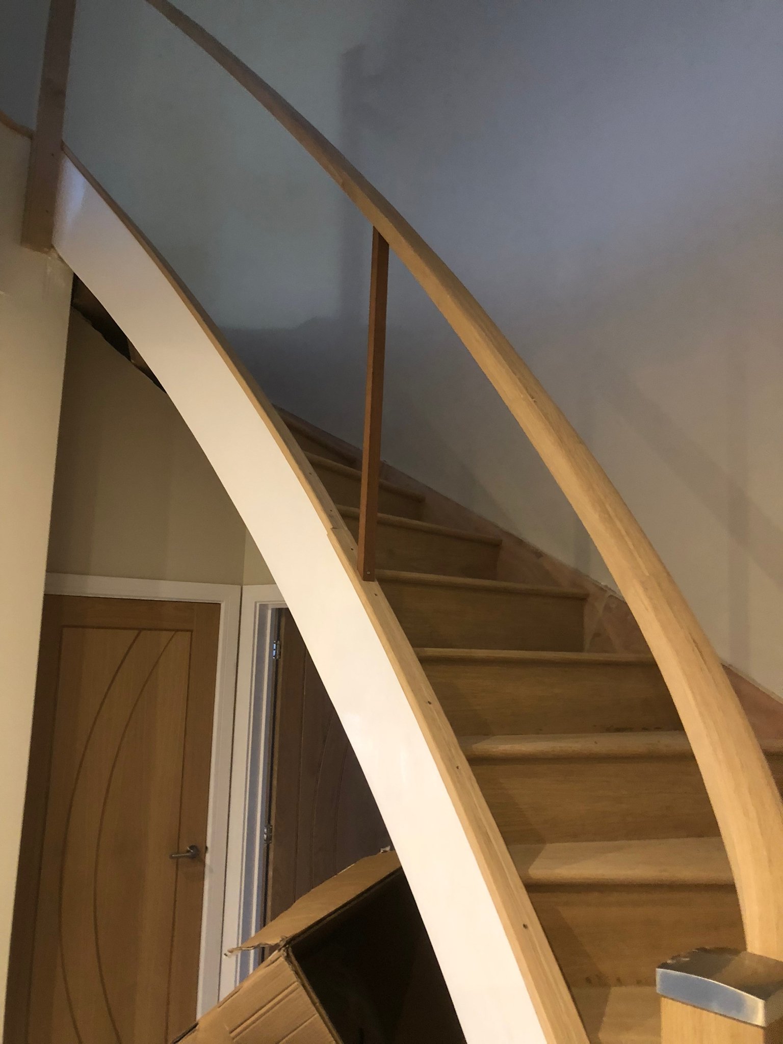 Curved oak staircase 1