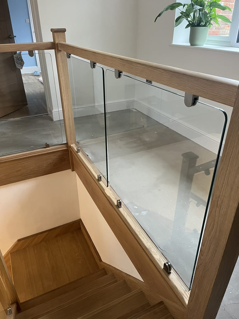 Oak stairs with glass balustrade 3