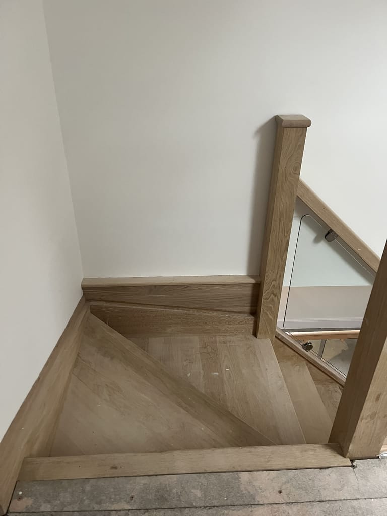 Oak stairs with glass balustrade 7